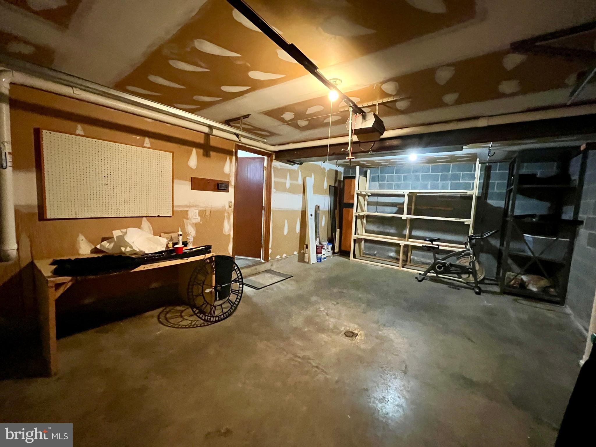 HALFWAY - Residential