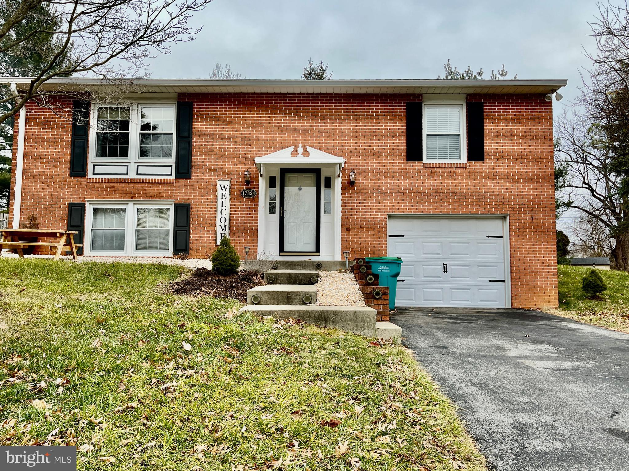 HALFWAY - Residential