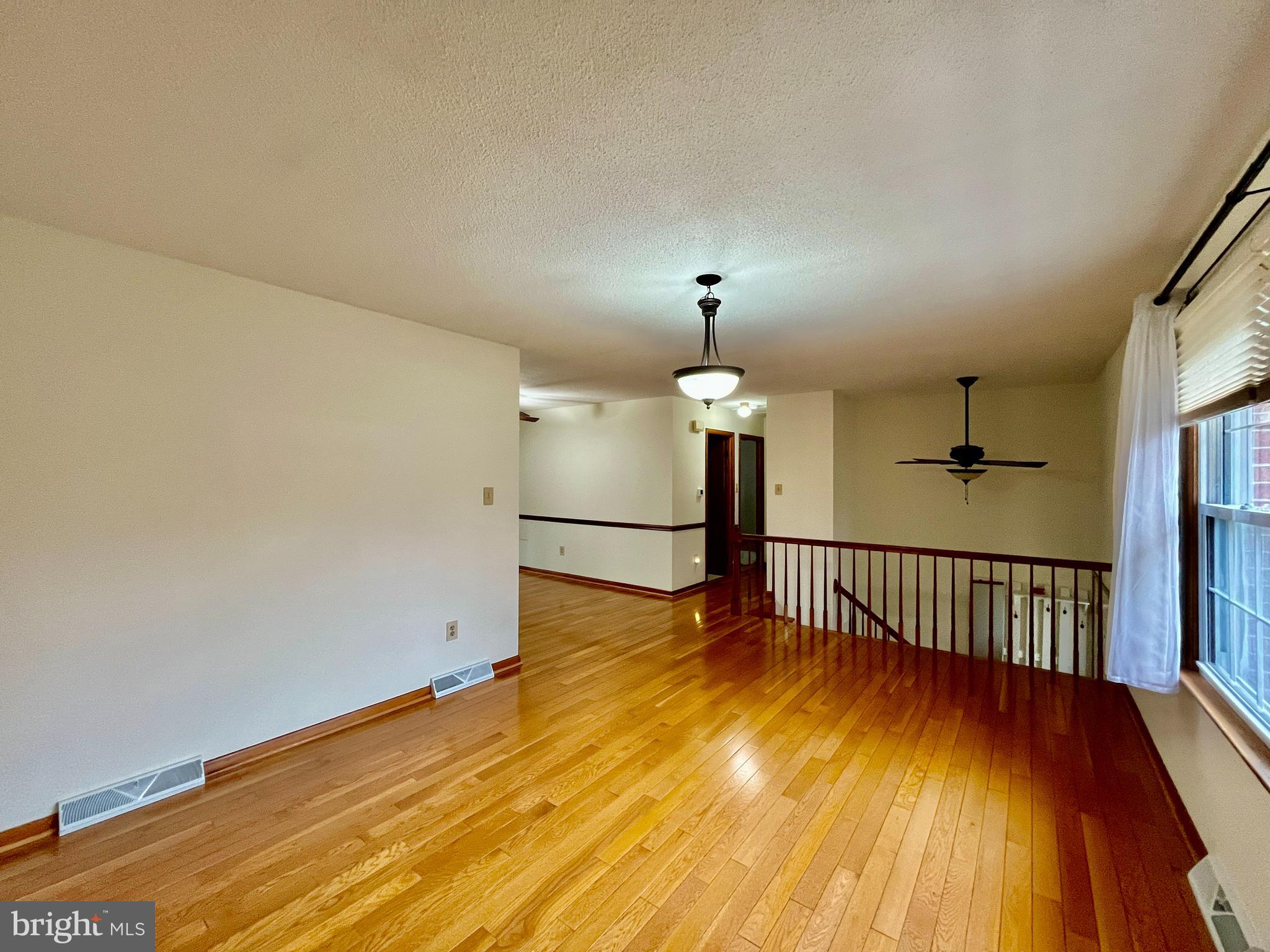 HALFWAY - Residential