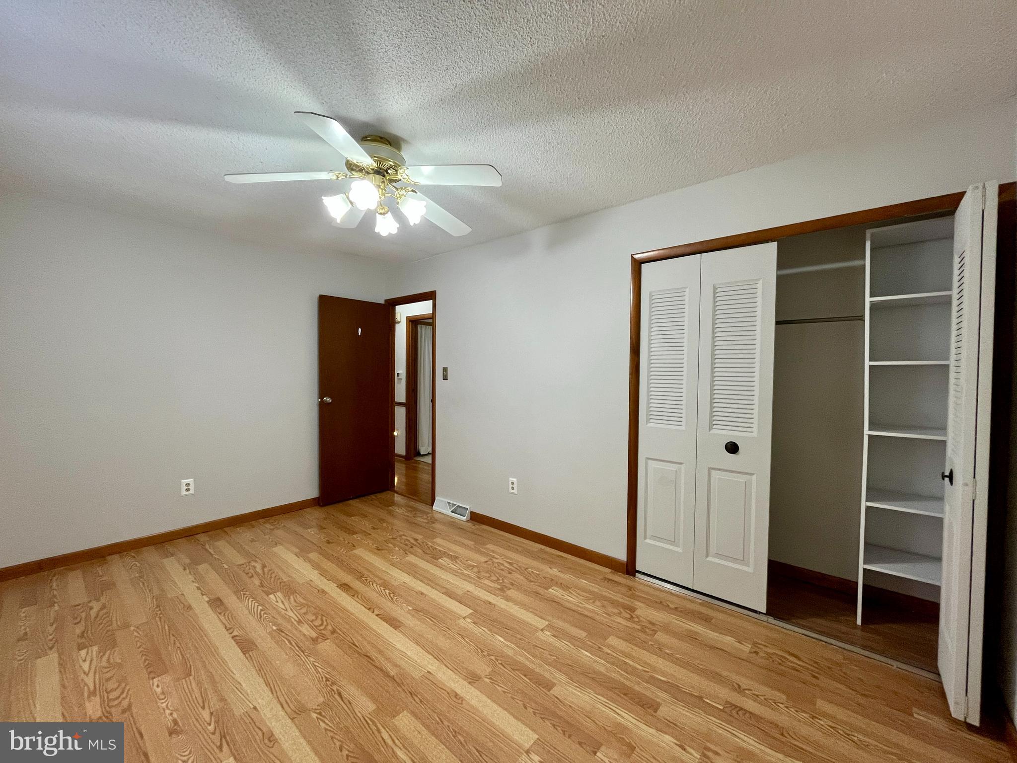 HALFWAY - Residential