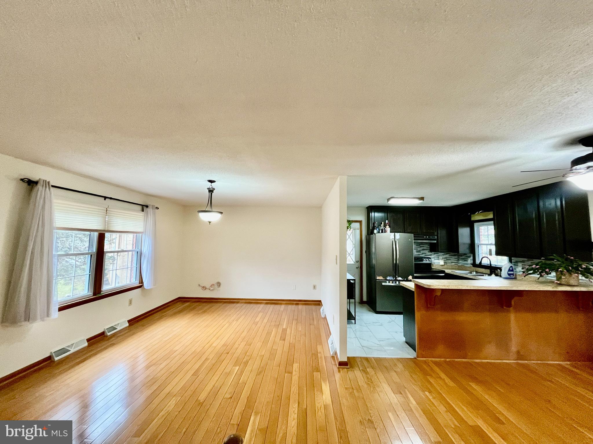 HALFWAY - Residential