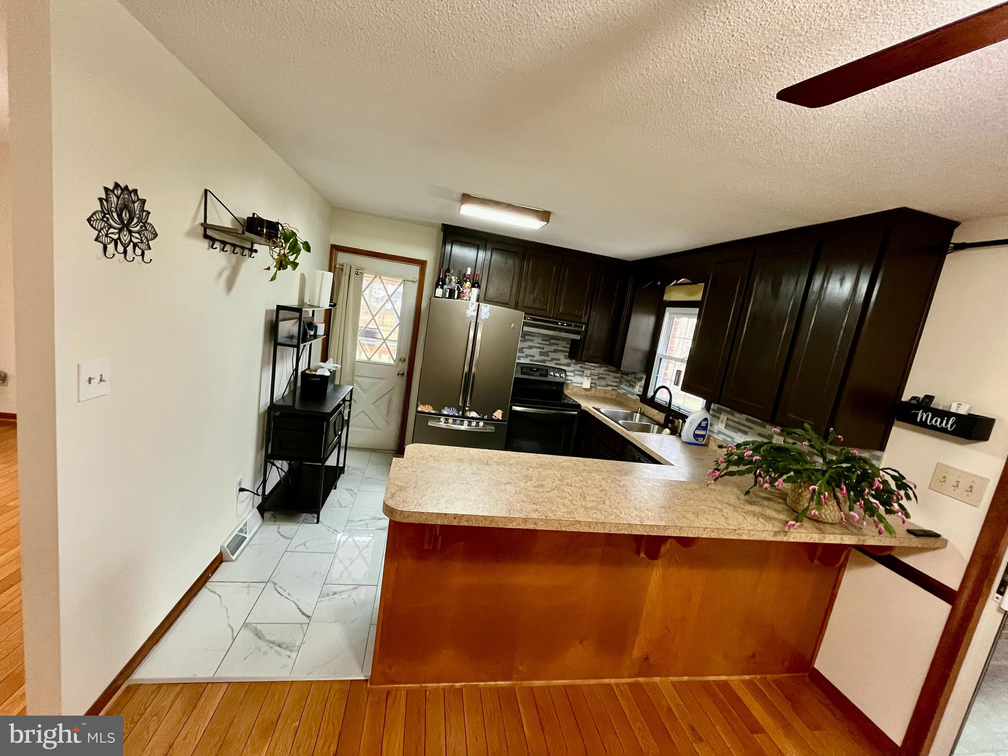 HALFWAY - Residential