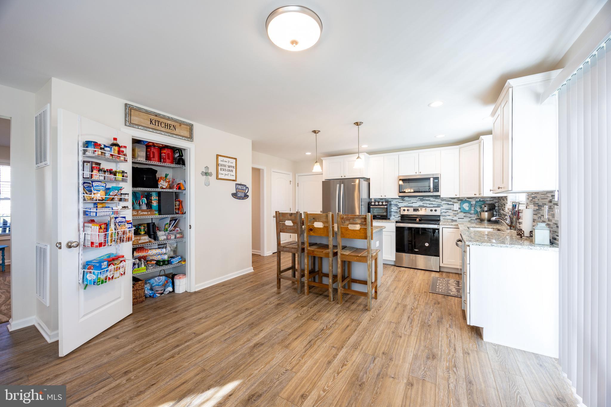 MIDDLE CREEK MANOR - Residential