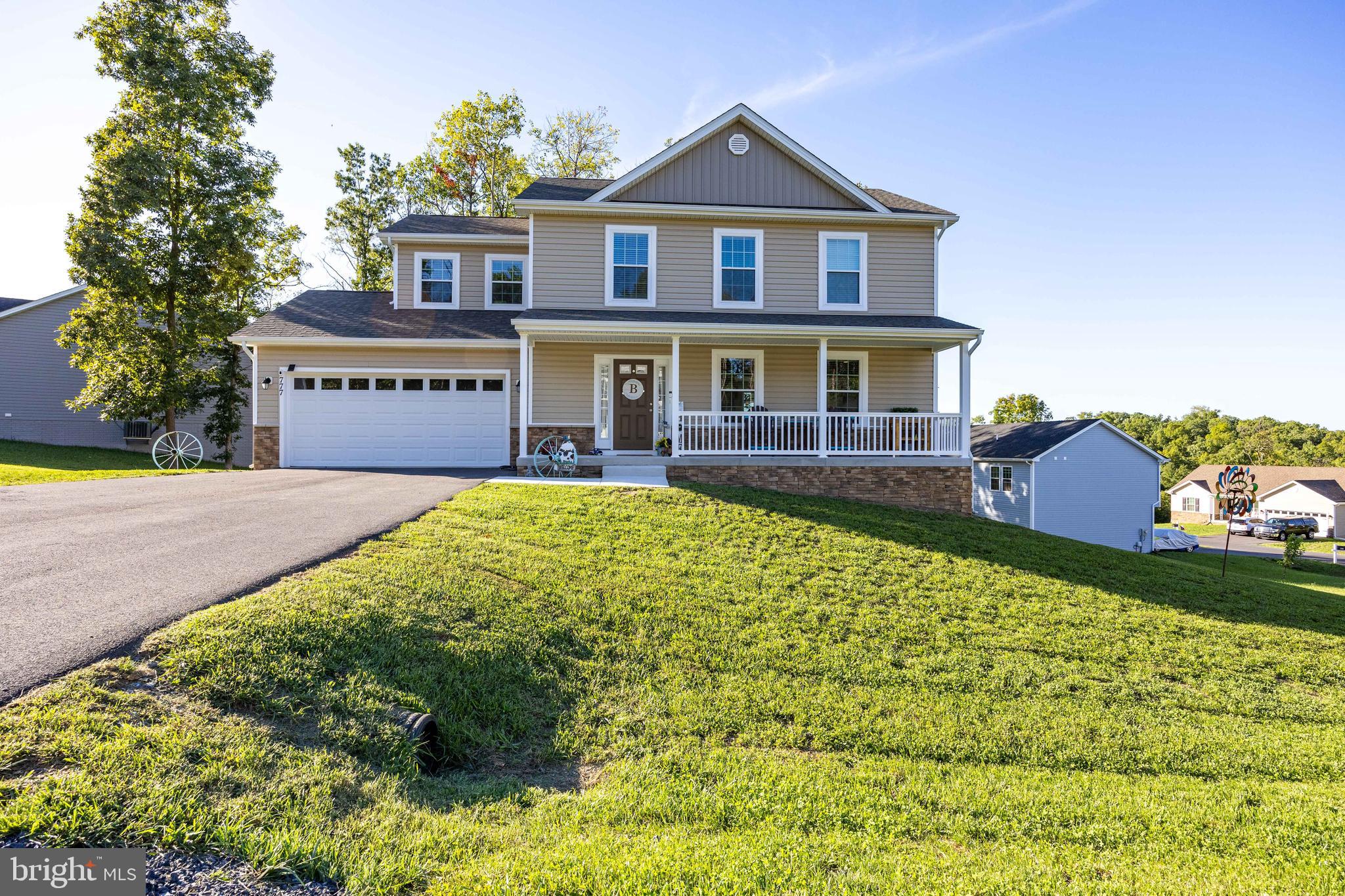 MIDDLE CREEK MANOR - Residential