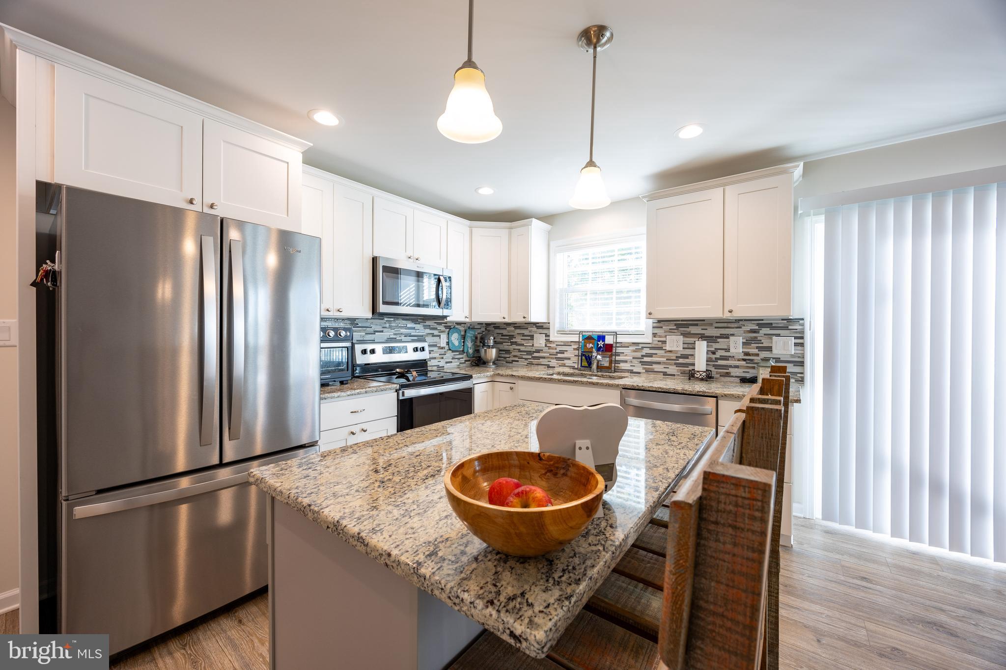 MIDDLE CREEK MANOR - Residential