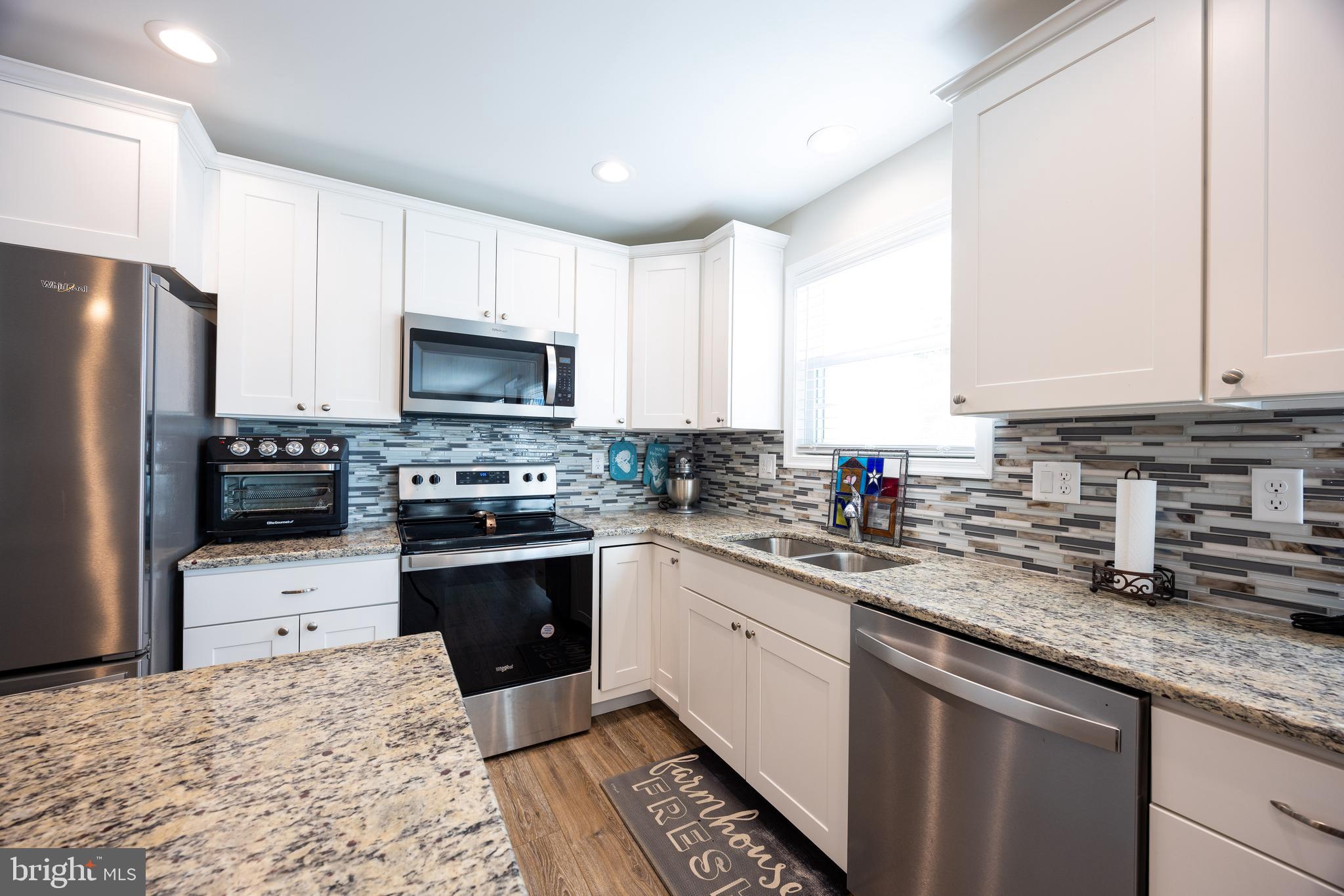 MIDDLE CREEK MANOR - Residential