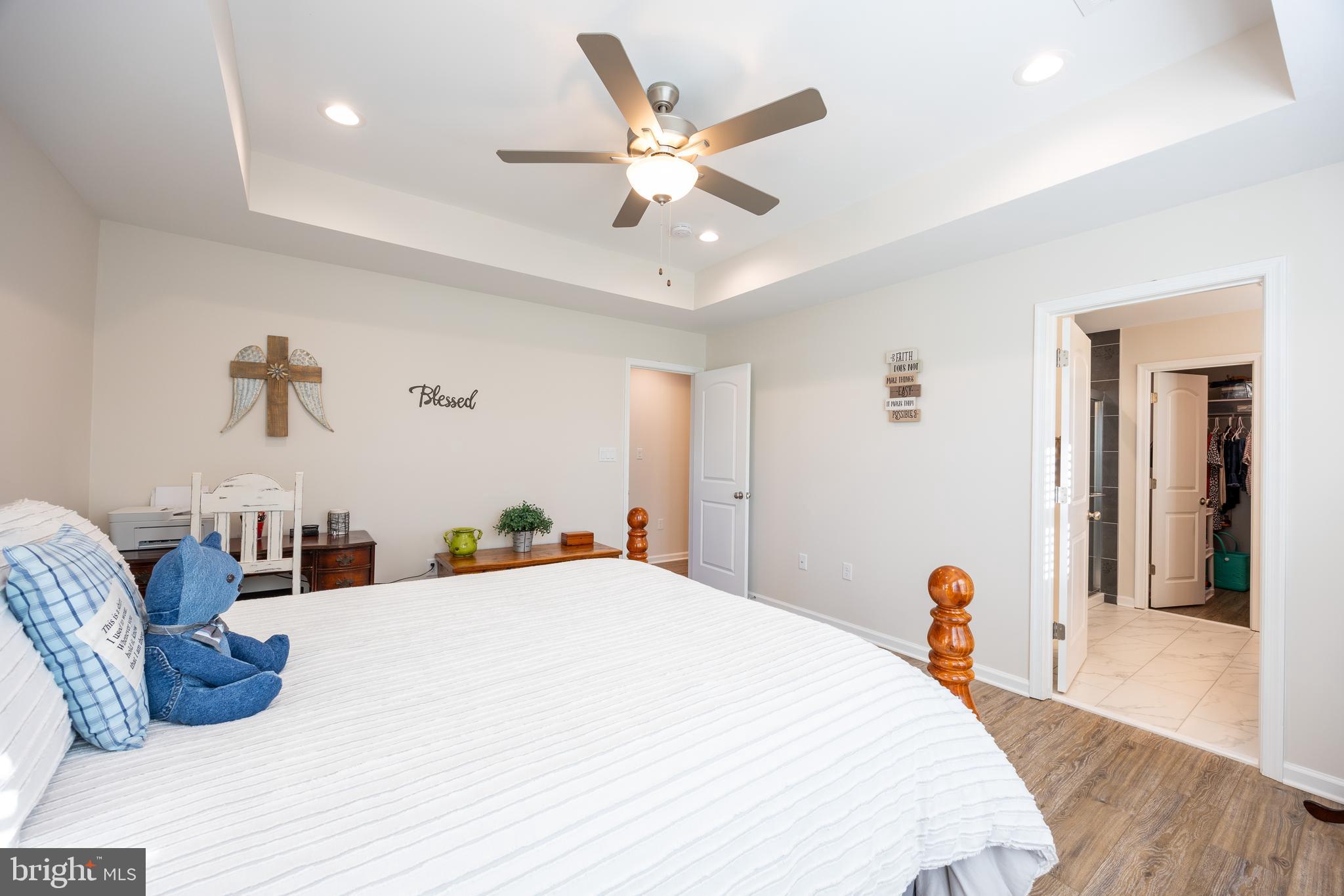 MIDDLE CREEK MANOR - Residential