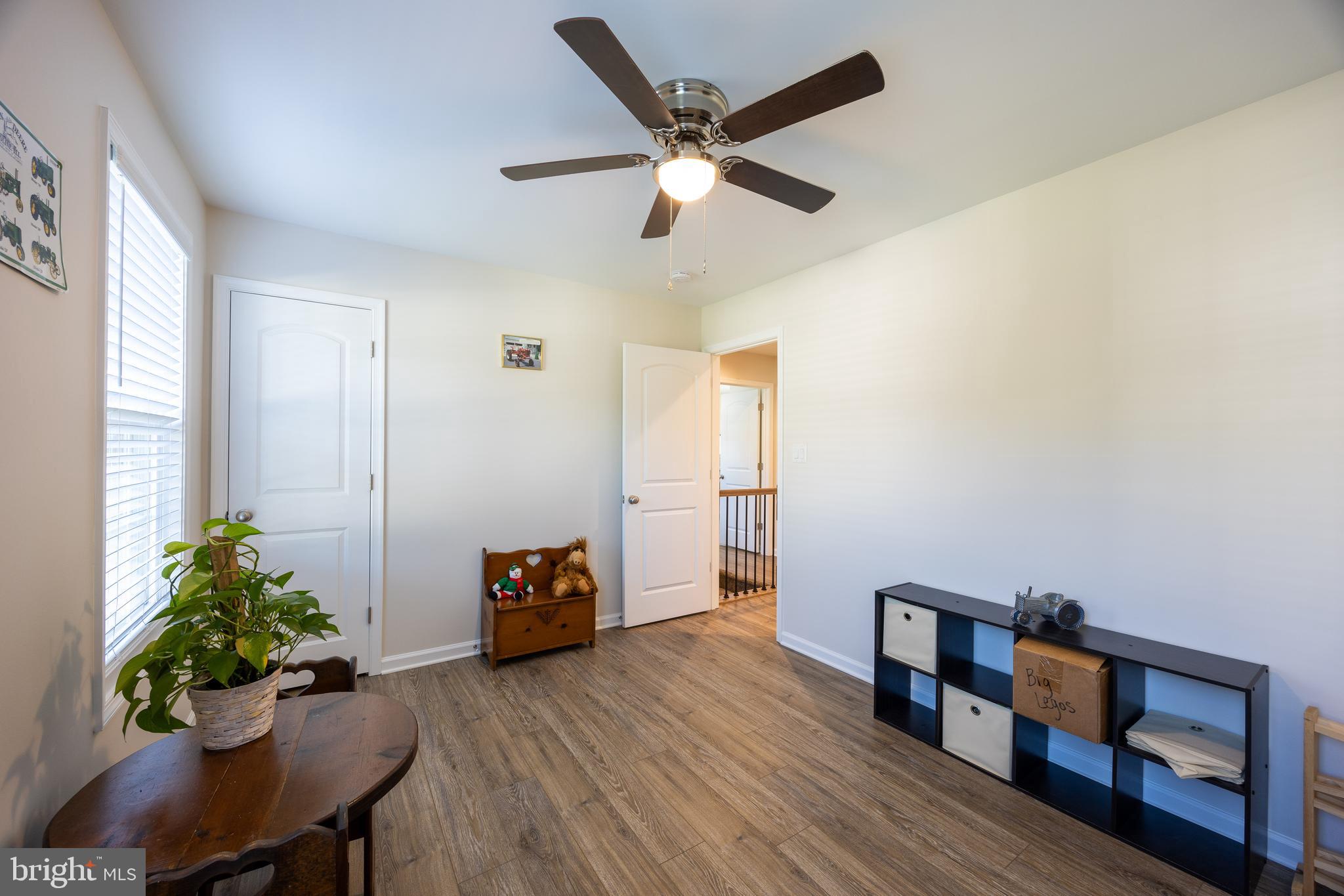 MIDDLE CREEK MANOR - Residential