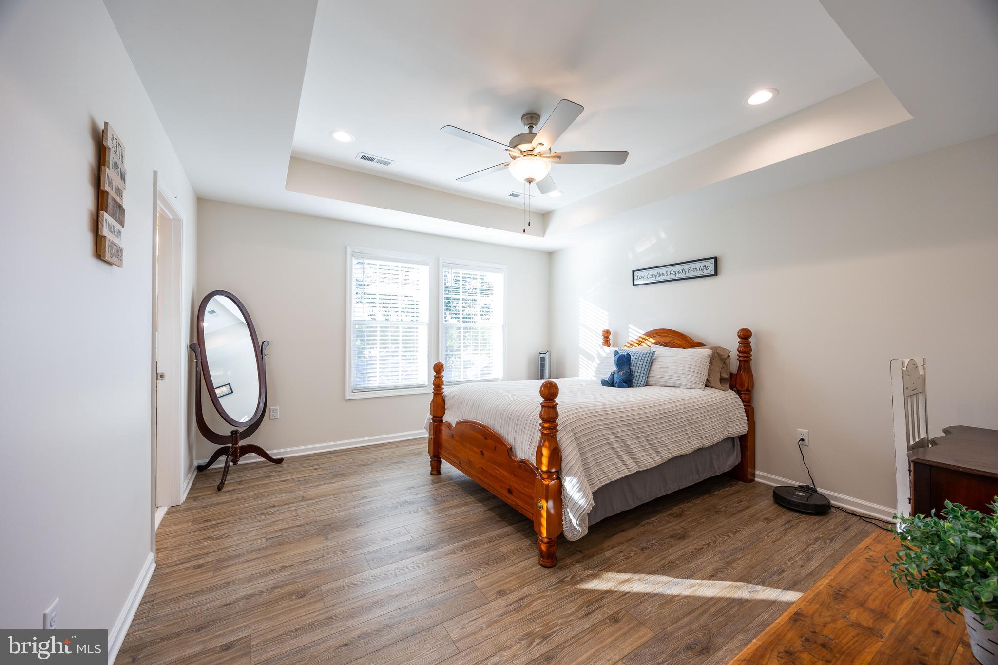 MIDDLE CREEK MANOR - Residential