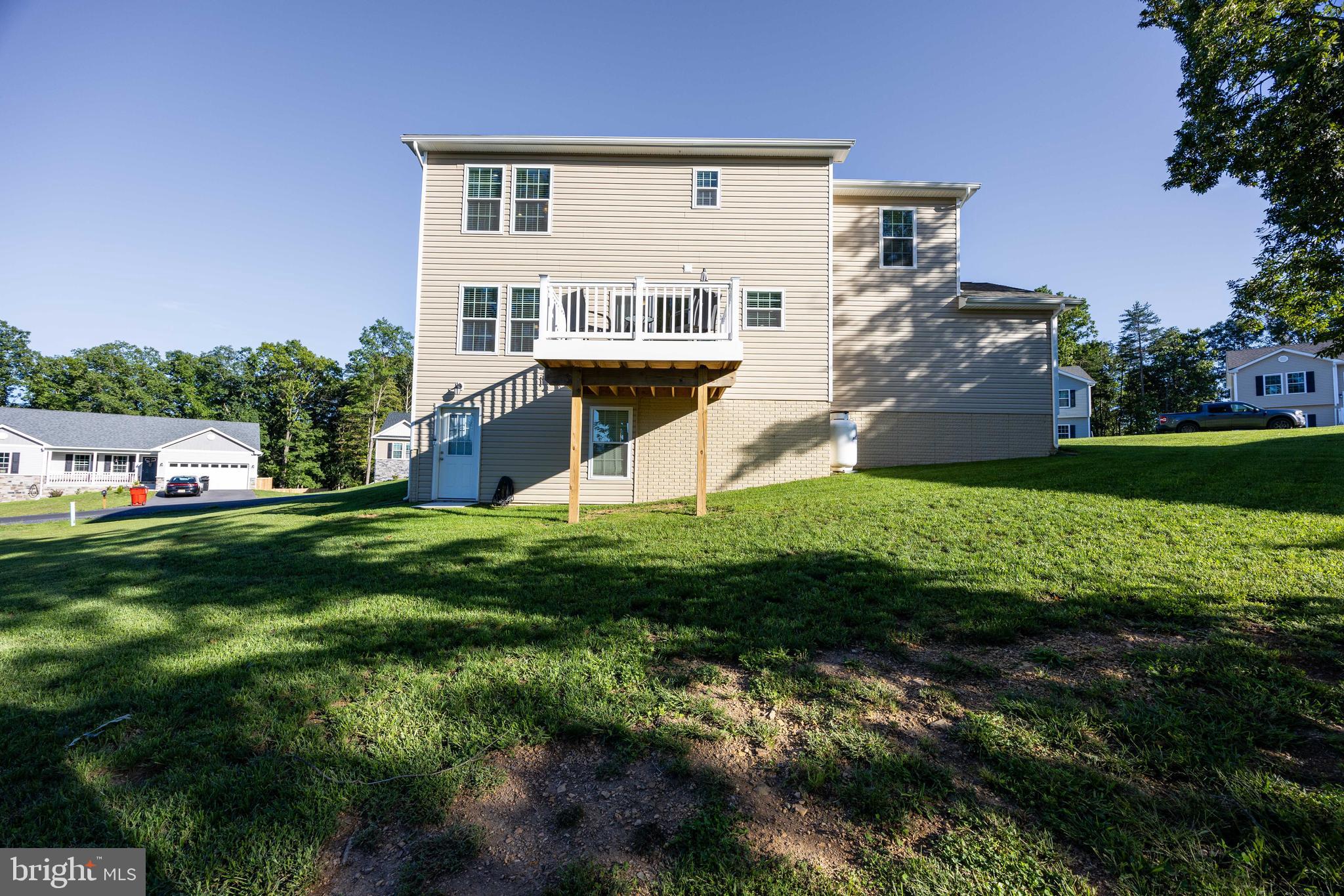 MIDDLE CREEK MANOR - Residential