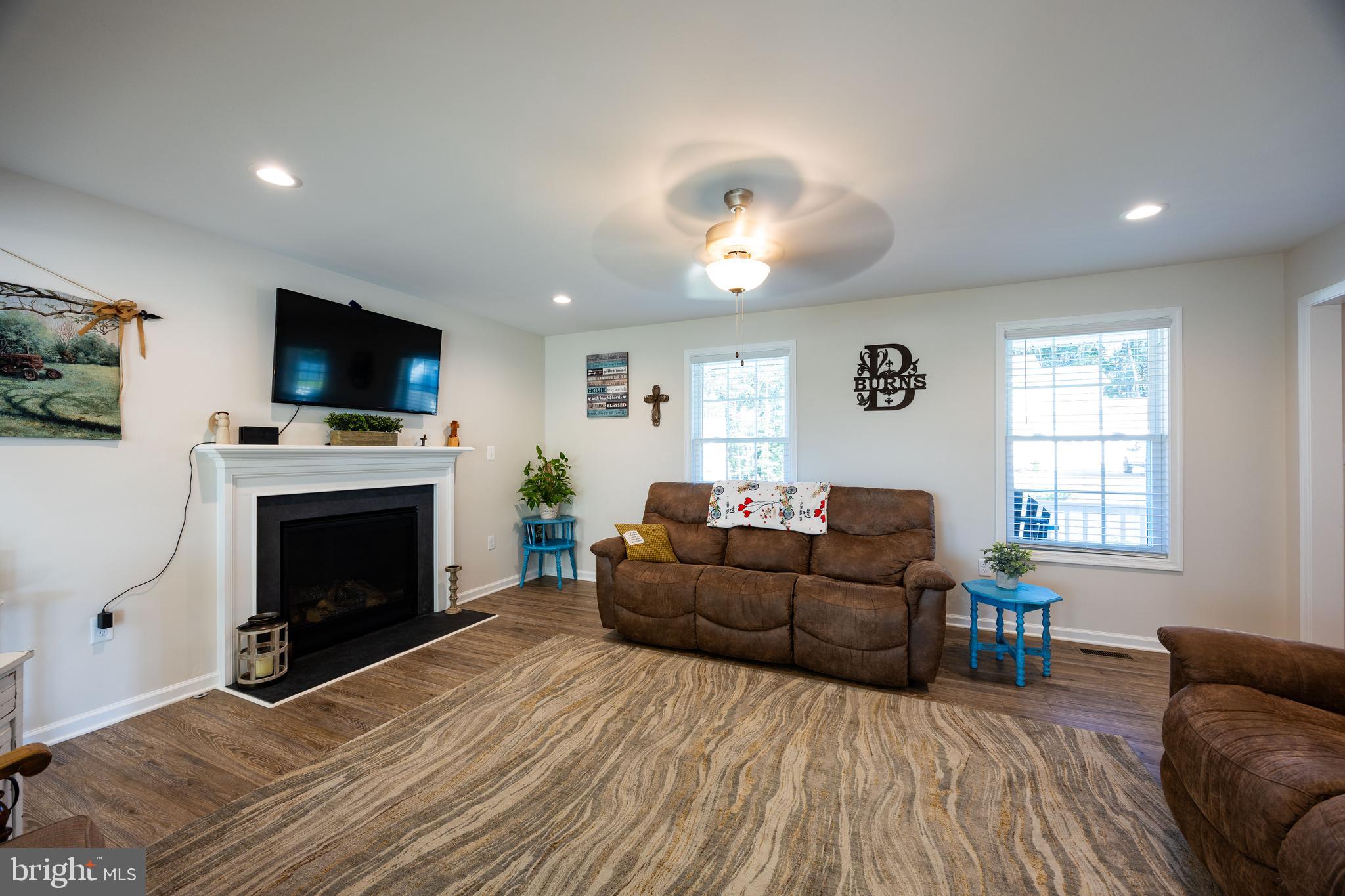 MIDDLE CREEK MANOR - Residential