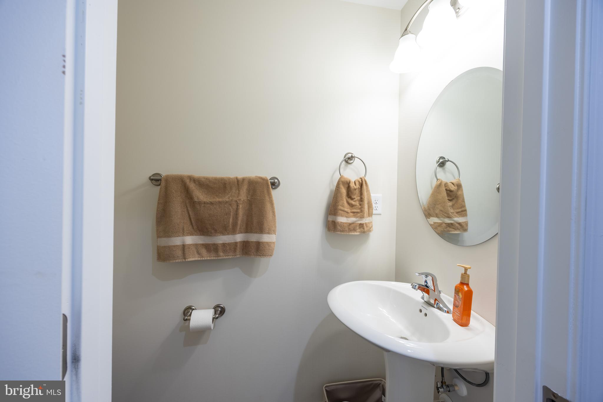 MIDDLE CREEK MANOR - Residential