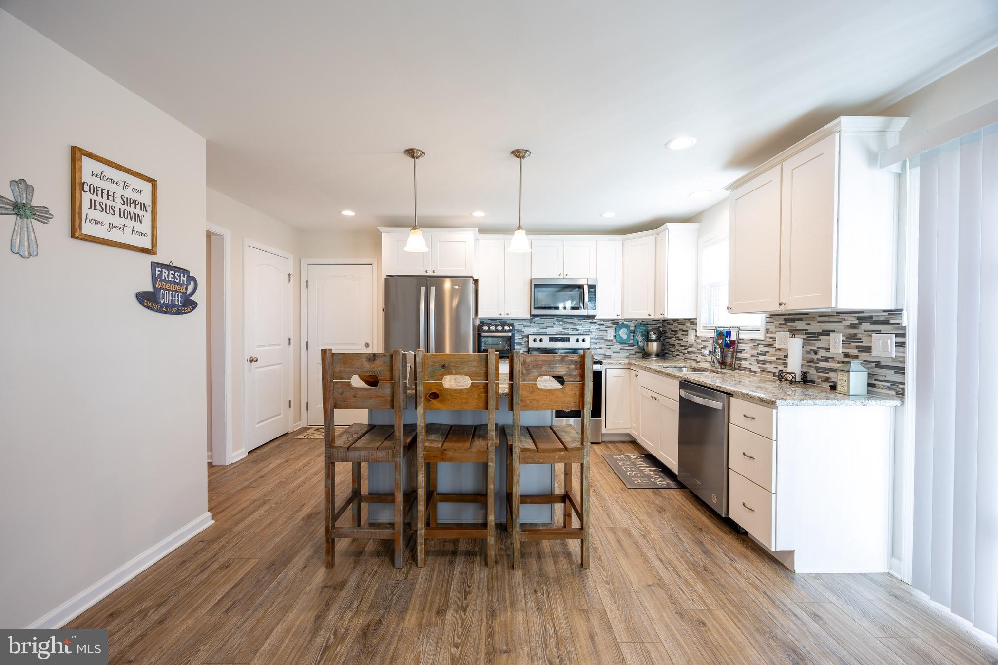 MIDDLE CREEK MANOR - Residential