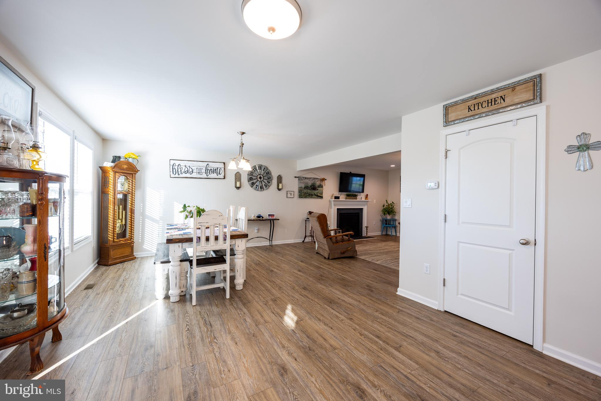 MIDDLE CREEK MANOR - Residential