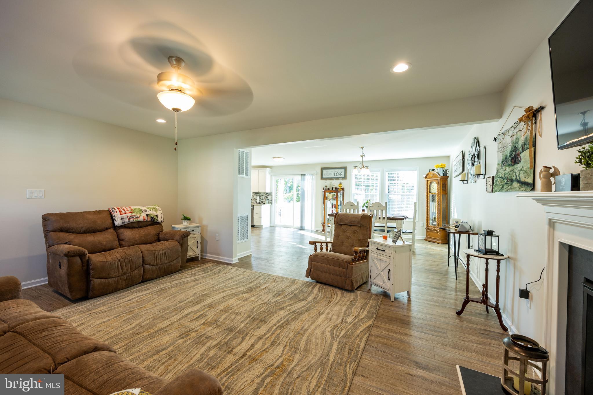 MIDDLE CREEK MANOR - Residential