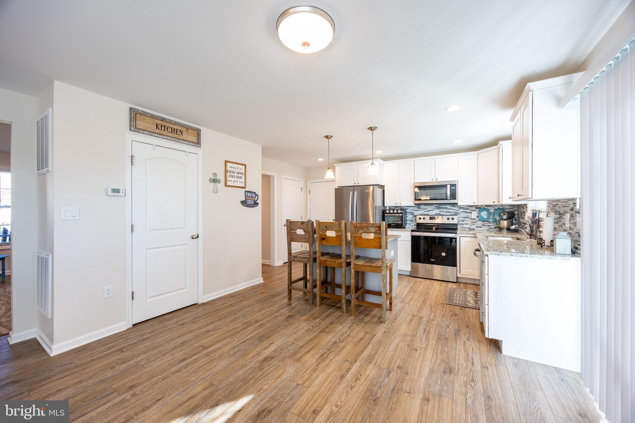 MIDDLE CREEK MANOR - Residential