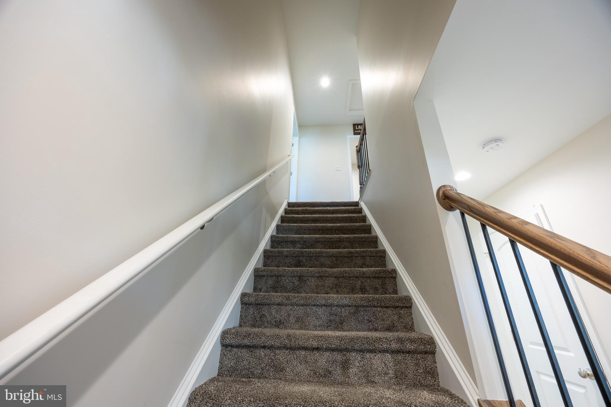 MIDDLE CREEK MANOR - Residential