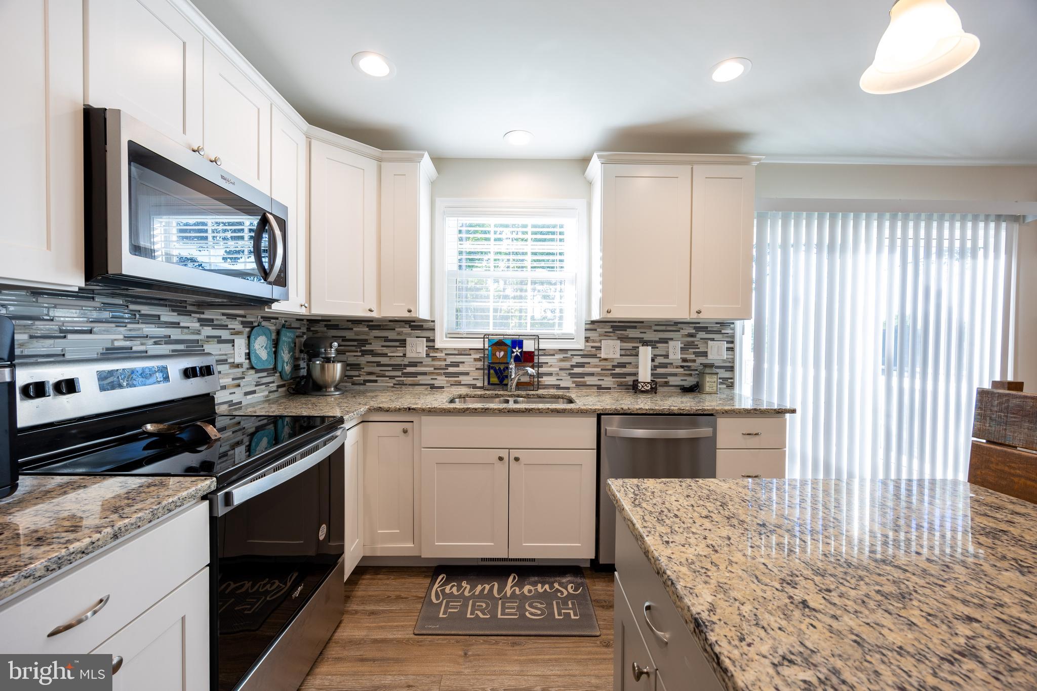 MIDDLE CREEK MANOR - Residential