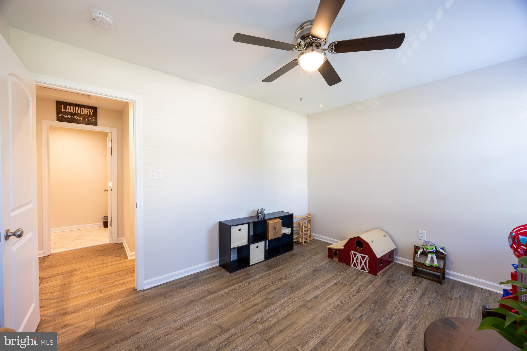 MIDDLE CREEK MANOR - Residential