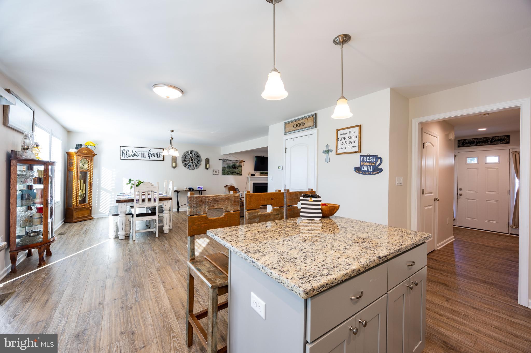 MIDDLE CREEK MANOR - Residential