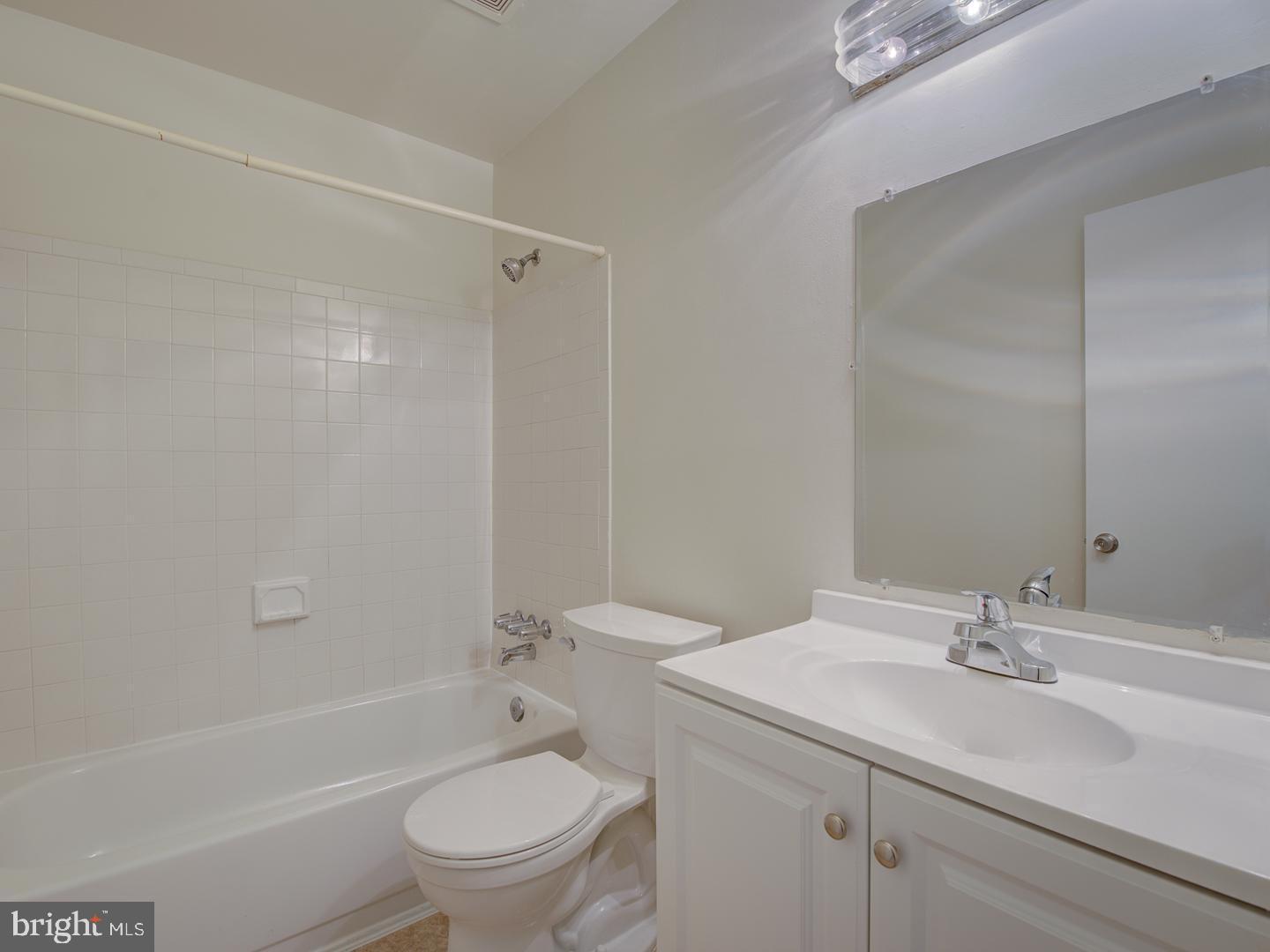 LAKEPOINTE - Residential Lease