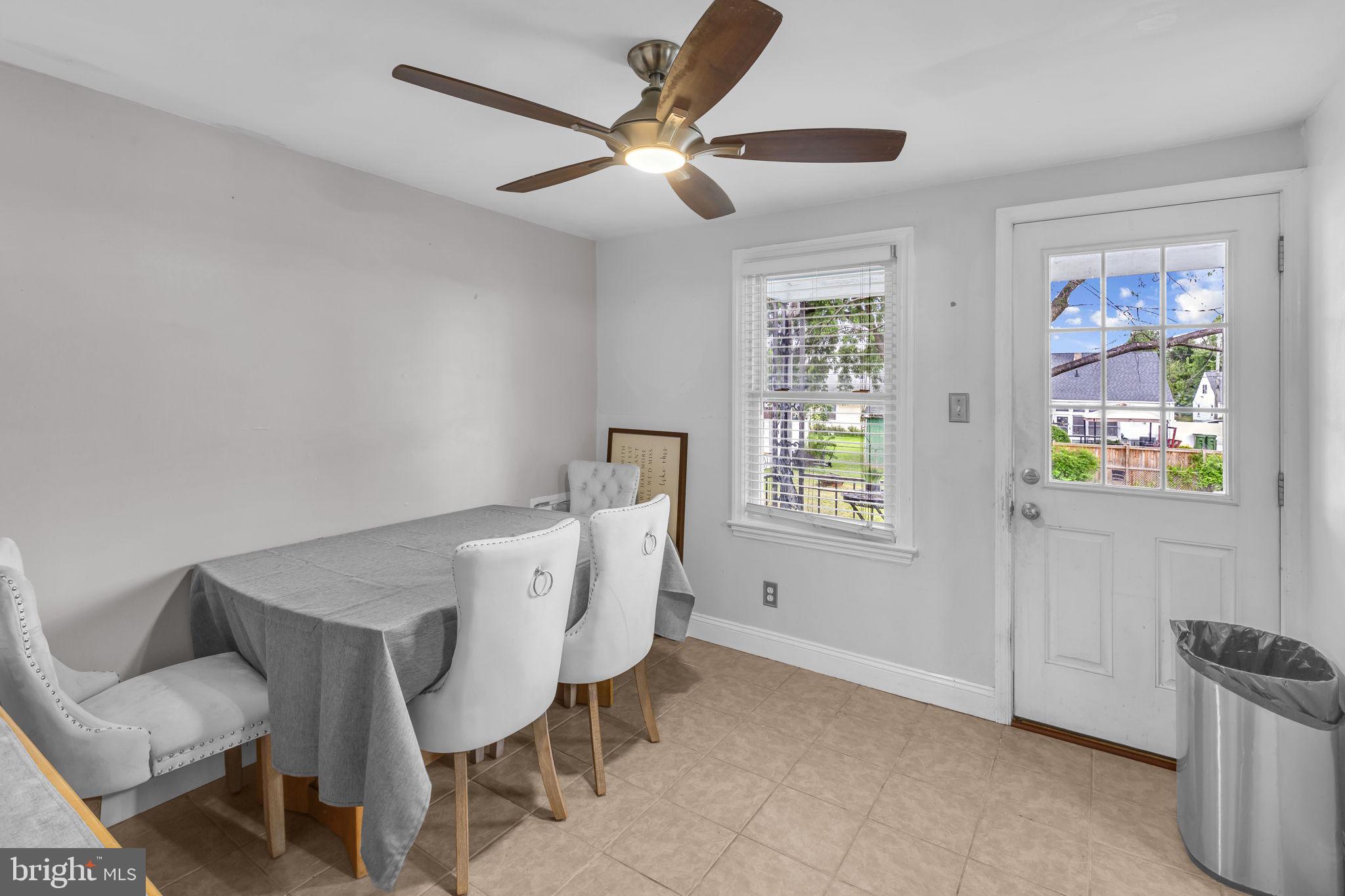 COLONIAL HOUSING - Residential