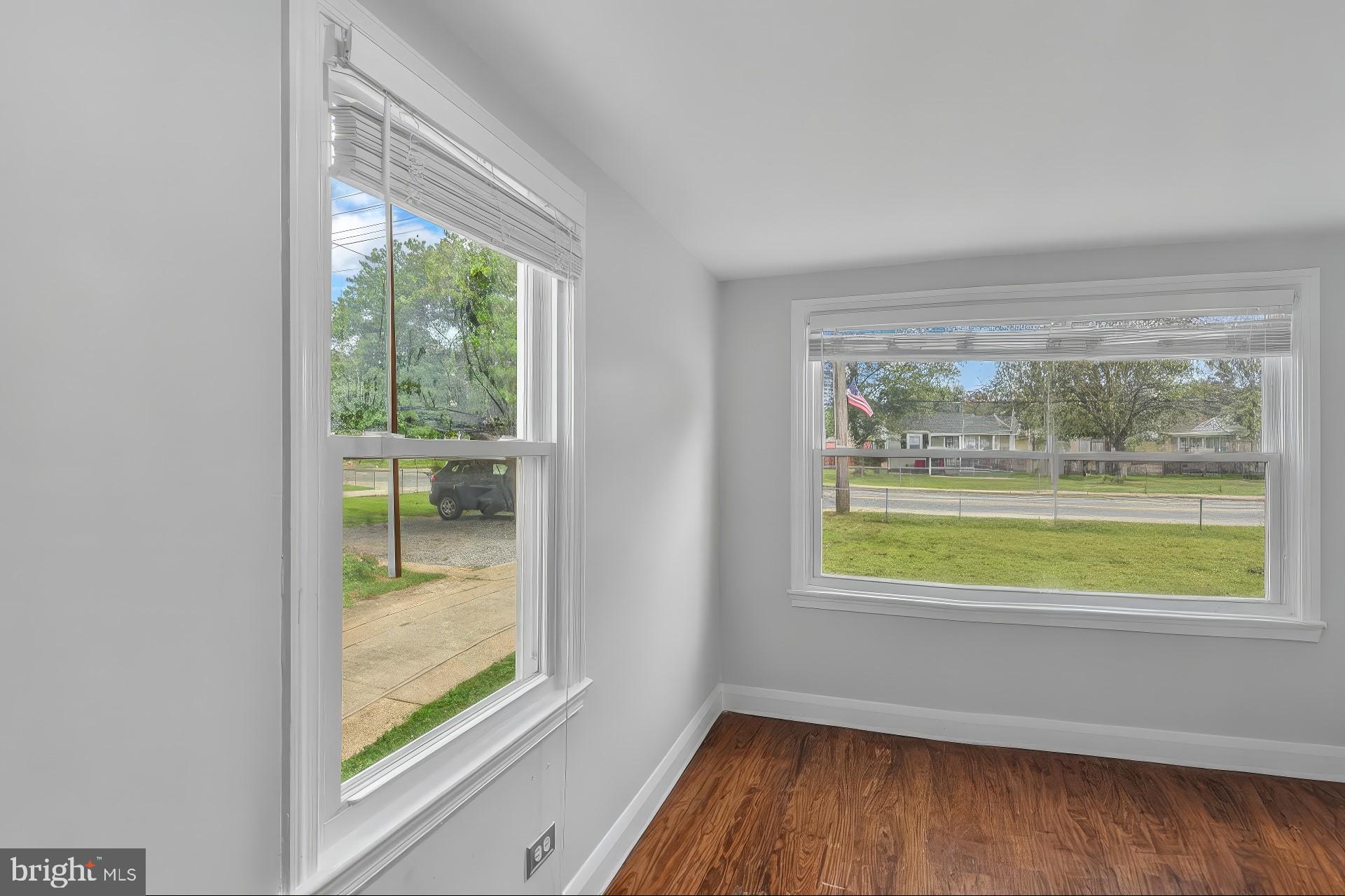 COLONIAL HOUSING - Residential