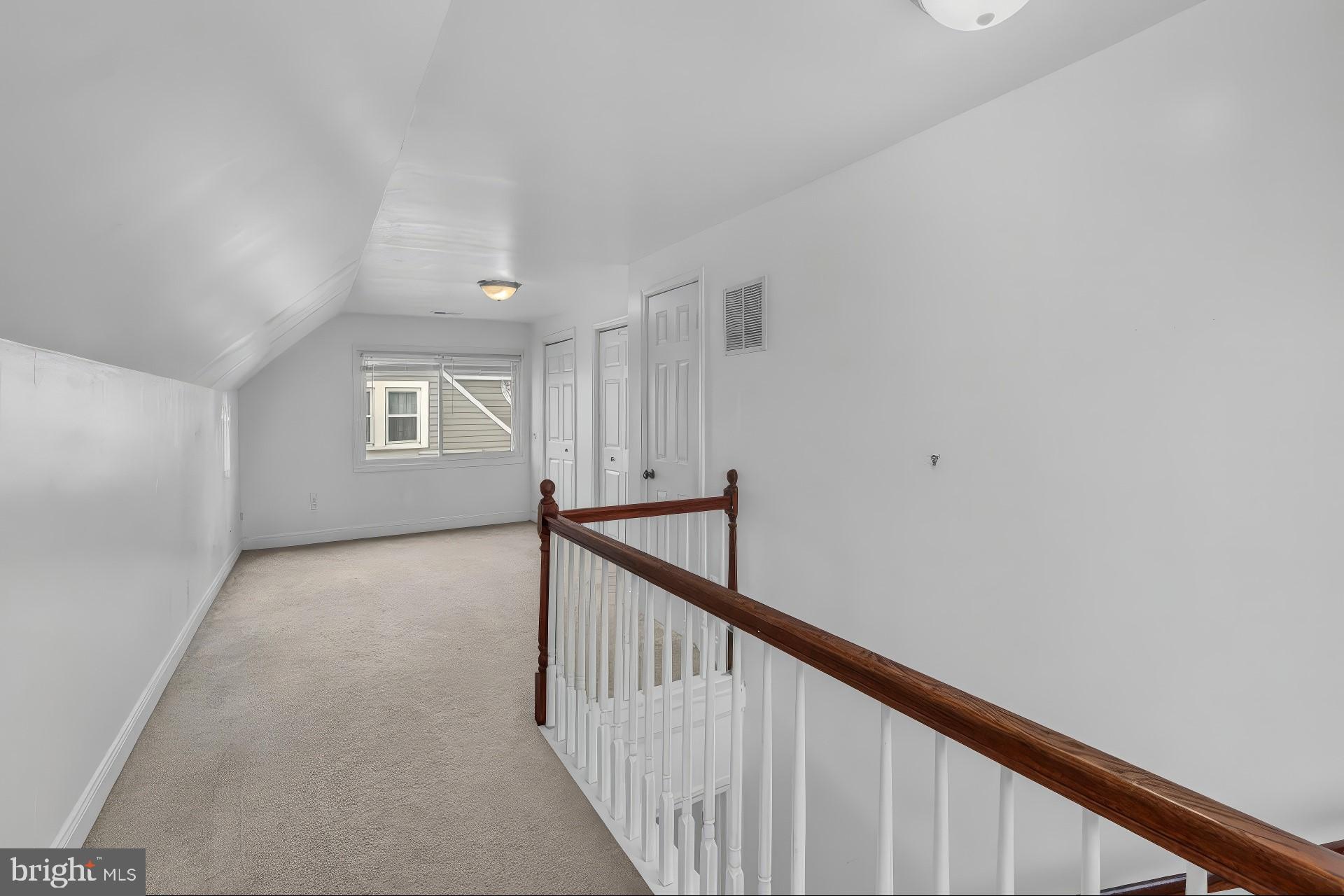 COLONIAL HOUSING - Residential