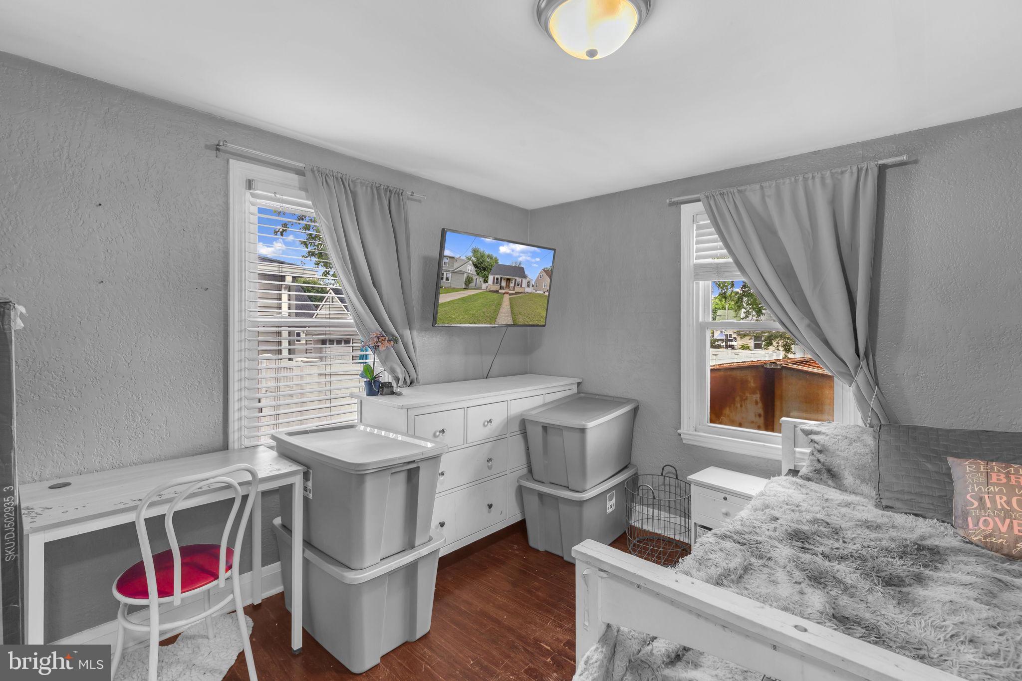 COLONIAL HOUSING - Residential