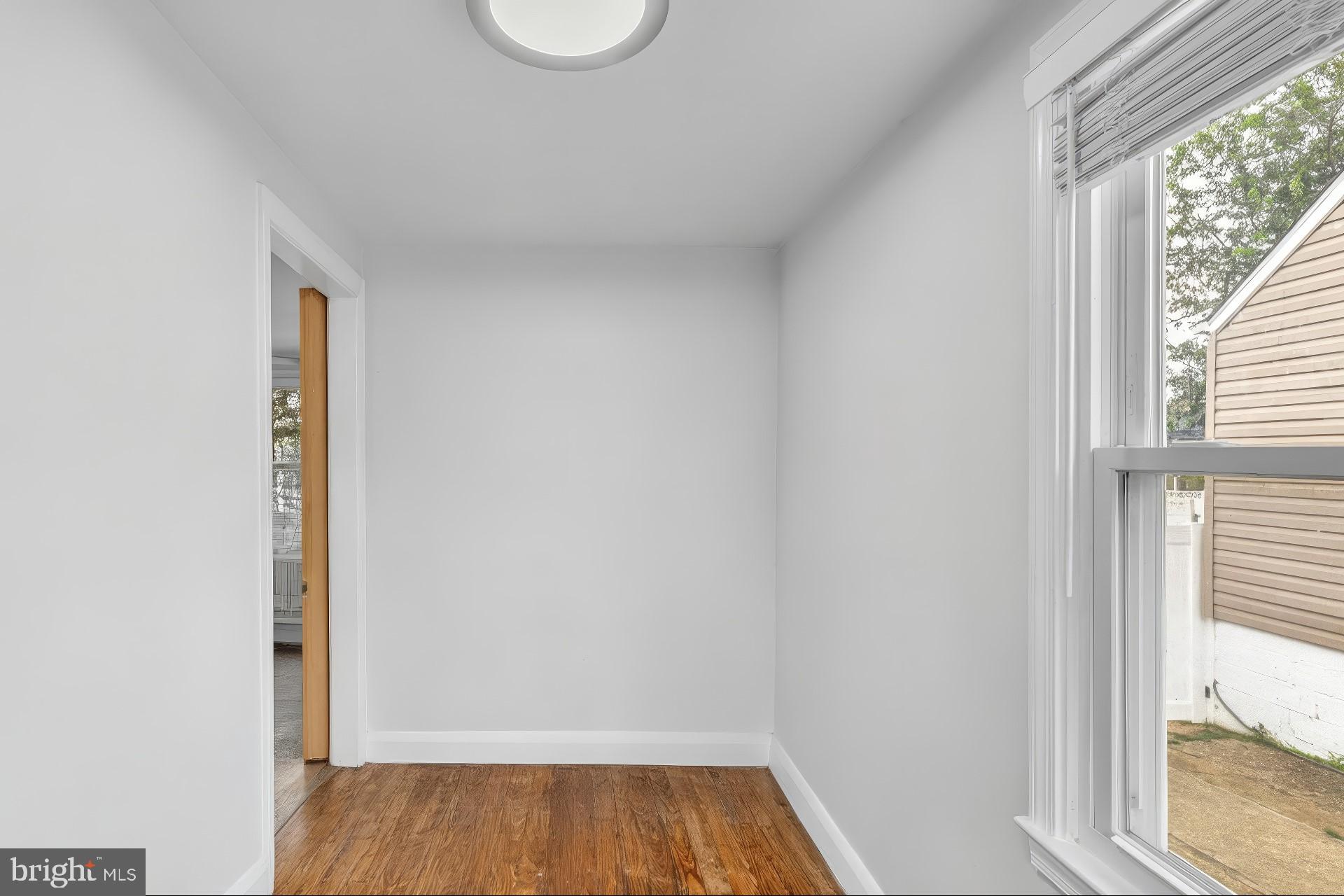 COLONIAL HOUSING - Residential