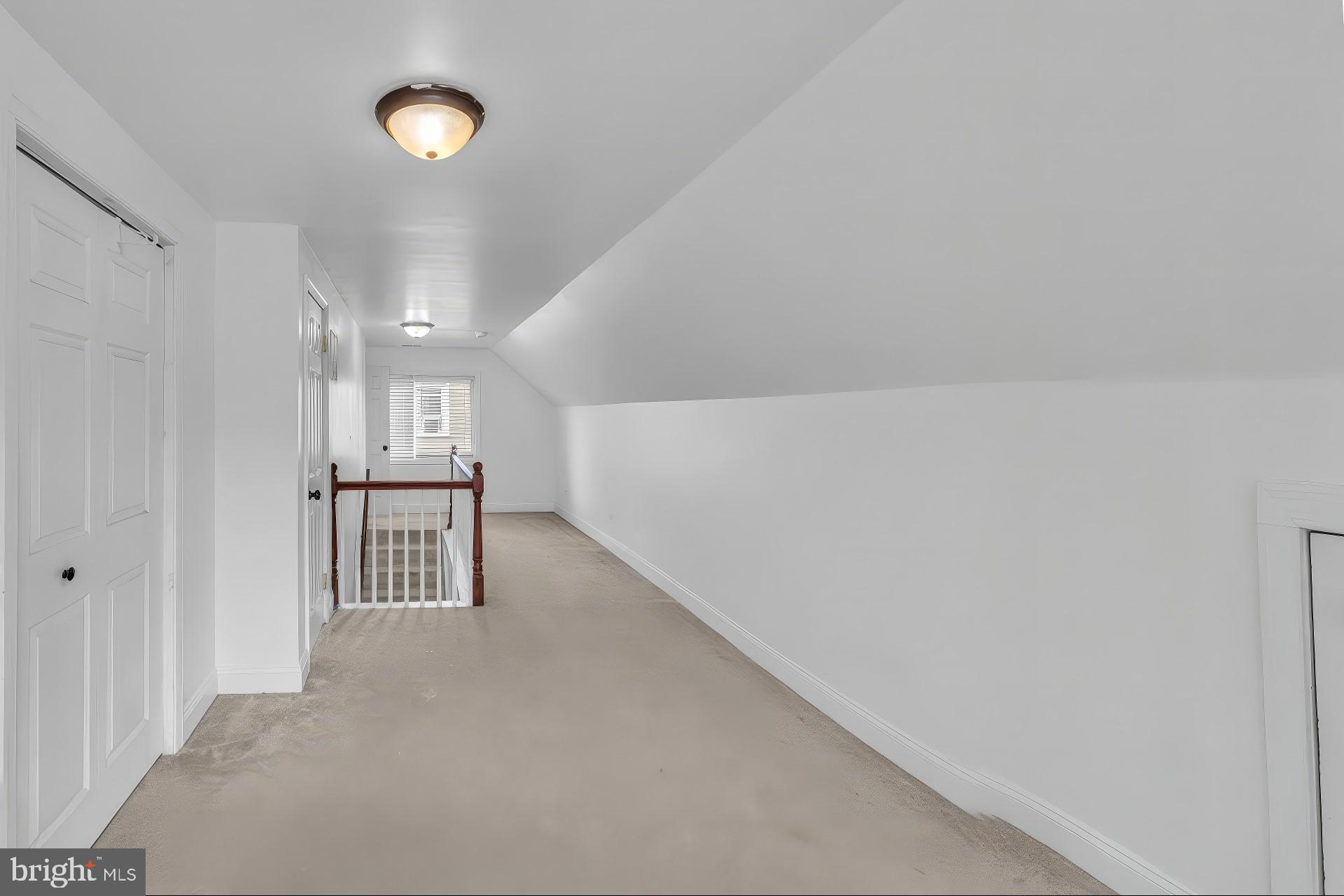 COLONIAL HOUSING - Residential