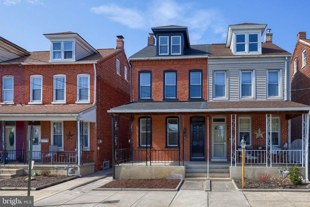 Photo of 905 Spruce Street, COLUMBIA, PA 17512 (MLS # PALA2084926)