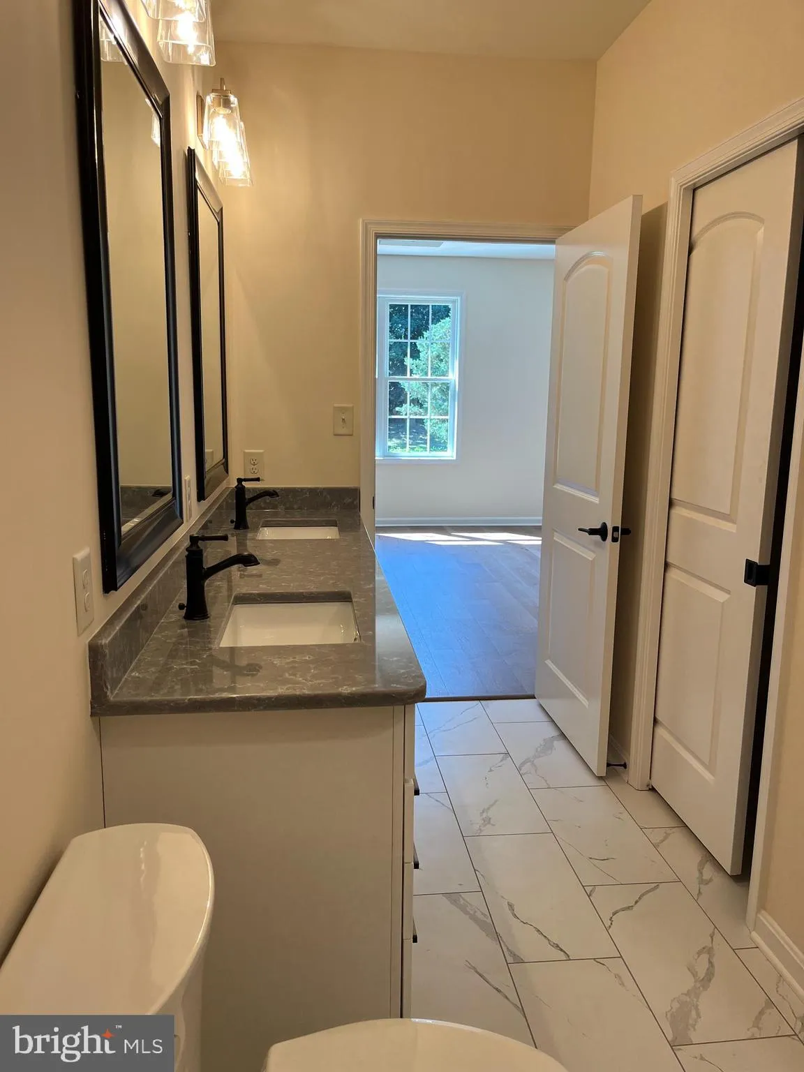 Hagerstown, Maryland 21742, United States, 2 Bedrooms Bedrooms, ,2 BathroomsBathrooms,Residential,Pending,181412