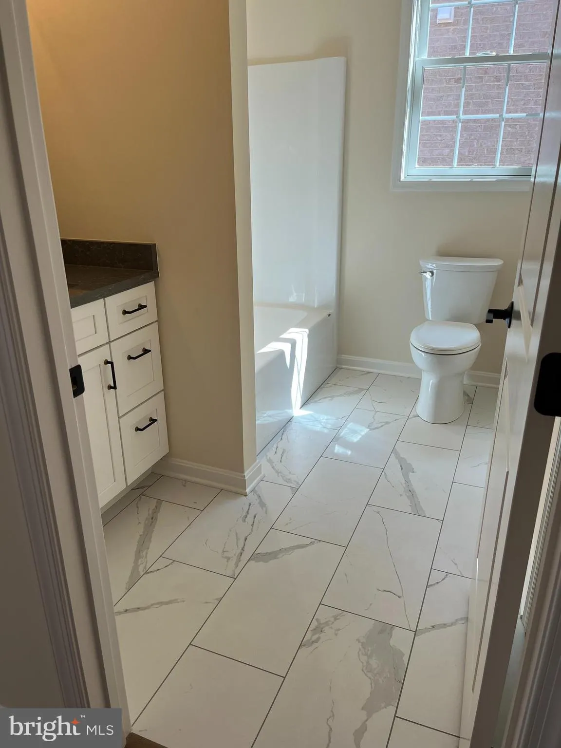 Hagerstown, Maryland 21742, United States, 2 Bedrooms Bedrooms, ,2 BathroomsBathrooms,Residential,Pending,181412