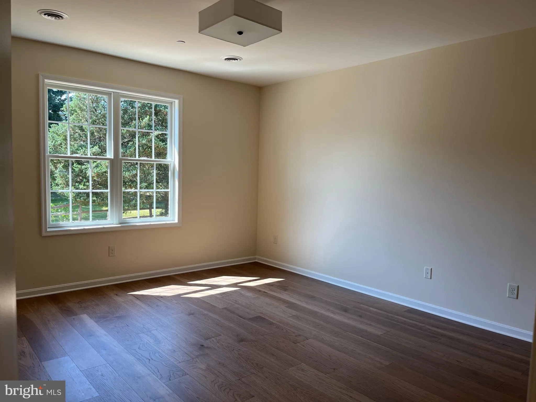 Hagerstown, Maryland 21742, United States, 2 Bedrooms Bedrooms, ,2 BathroomsBathrooms,Residential,Pending,181412