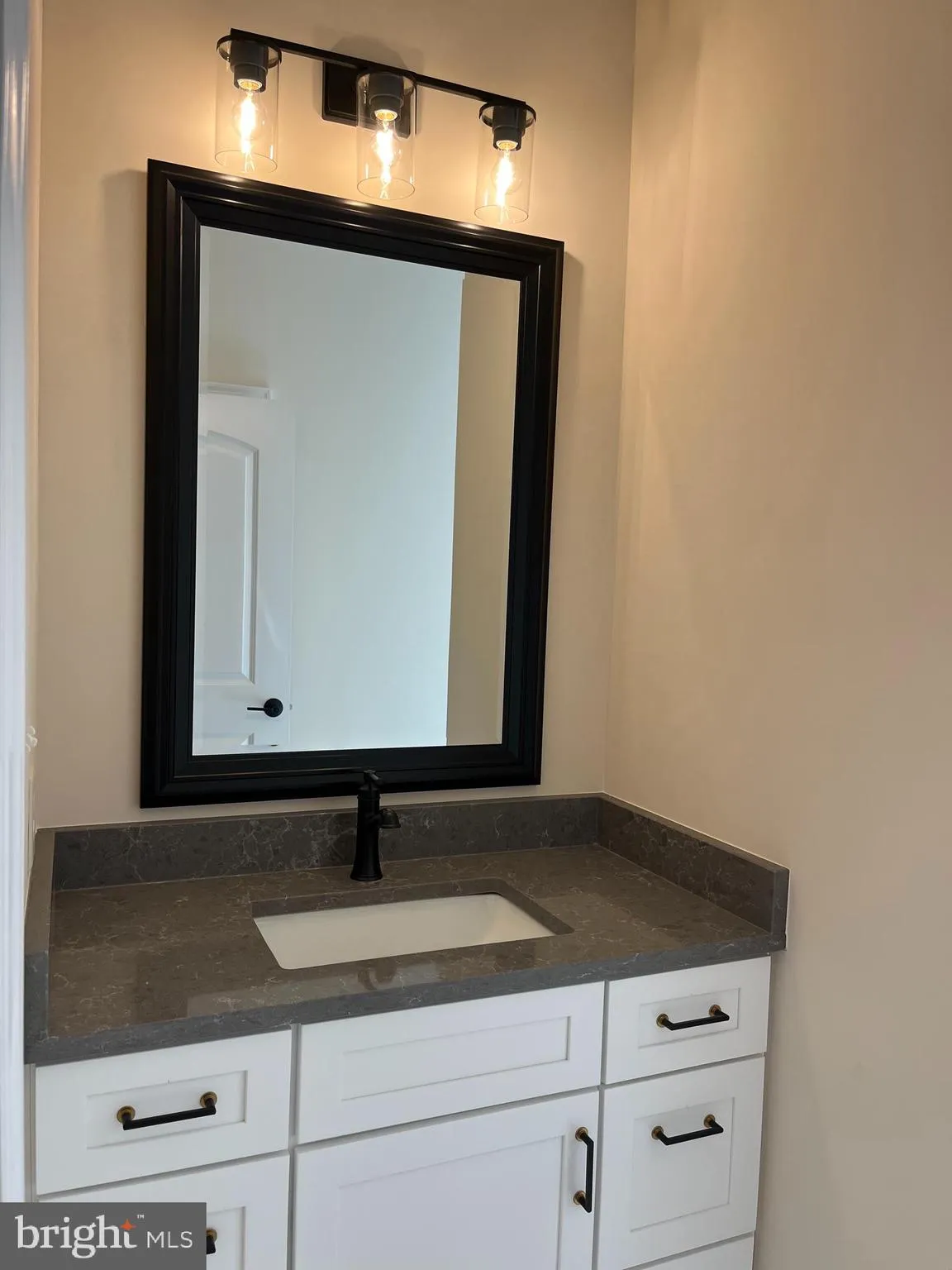 Hagerstown, Maryland 21742, United States, 2 Bedrooms Bedrooms, ,2 BathroomsBathrooms,Residential,Pending,181412