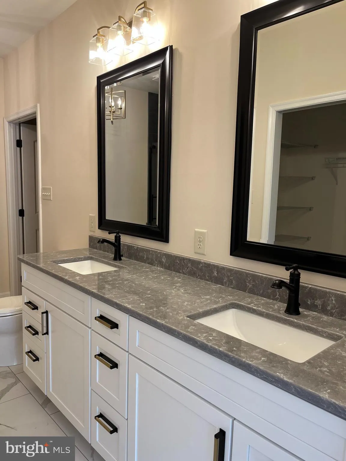 Hagerstown, Maryland 21742, United States, 2 Bedrooms Bedrooms, ,2 BathroomsBathrooms,Residential,Pending,181412