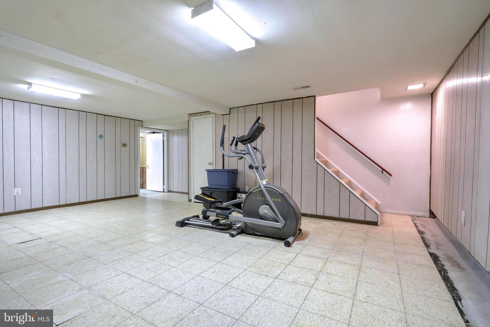 FOX RUN CONDOS - Residential