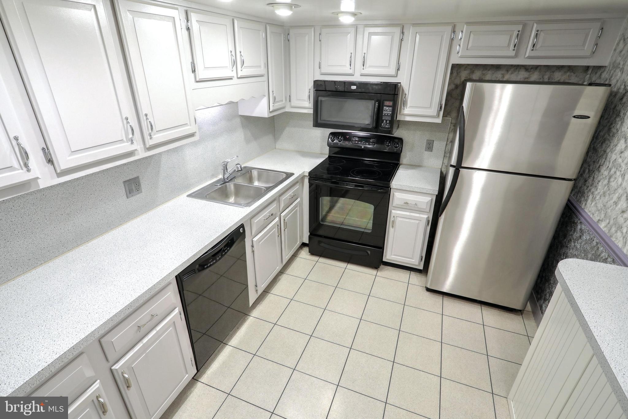 FOX RUN CONDOS - Residential