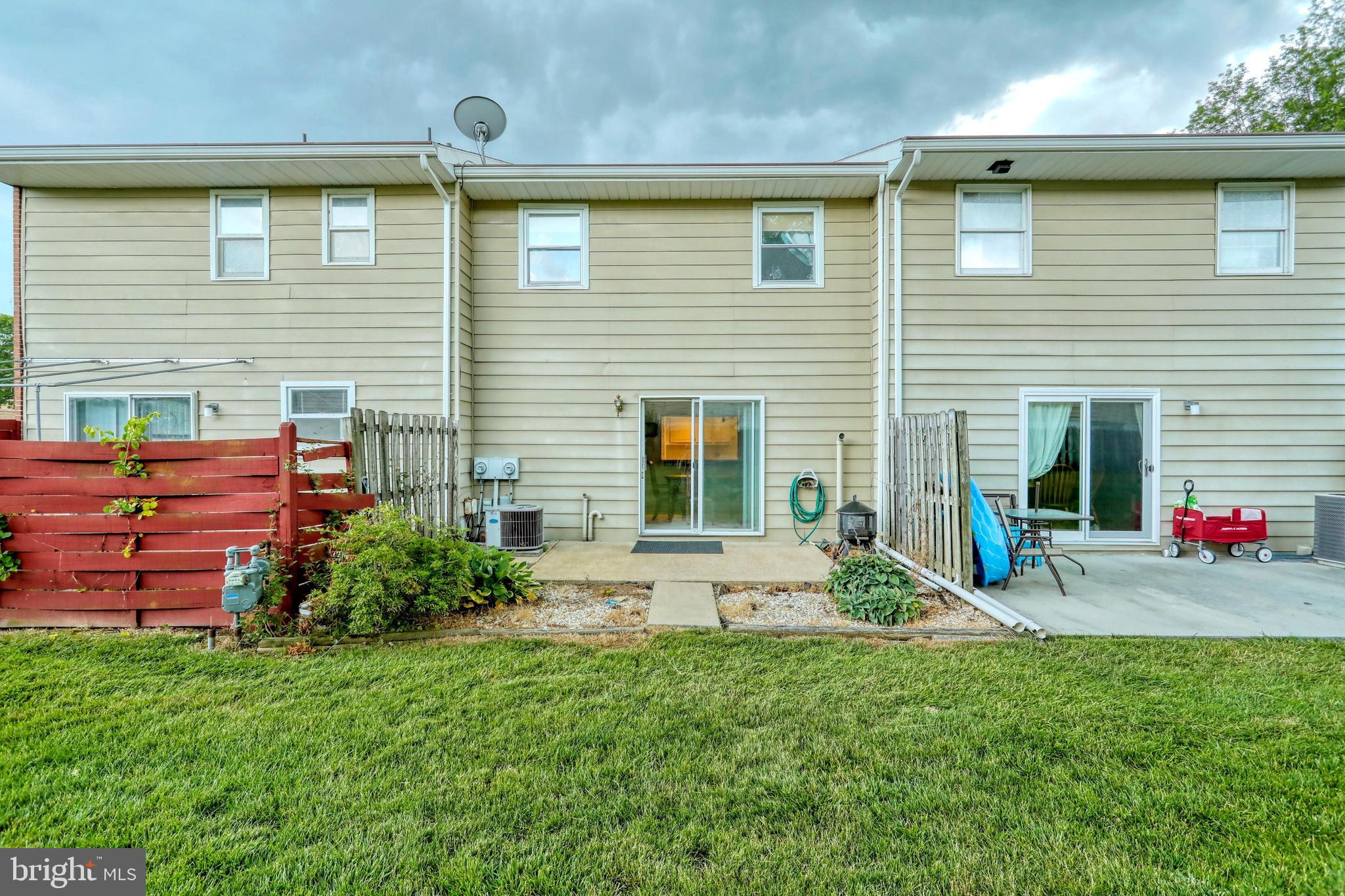 FOX RUN CONDOS - Residential