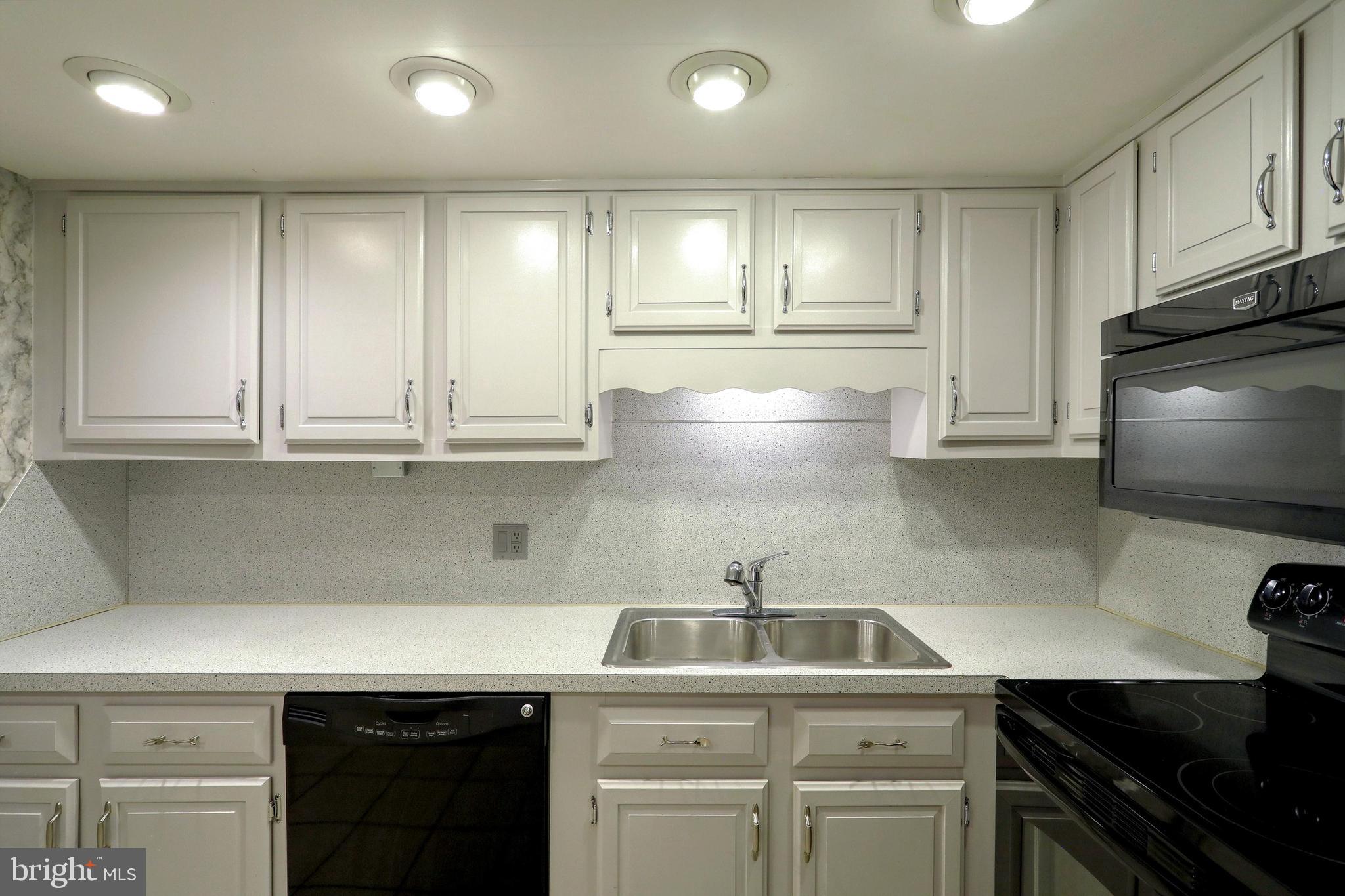 FOX RUN CONDOS - Residential