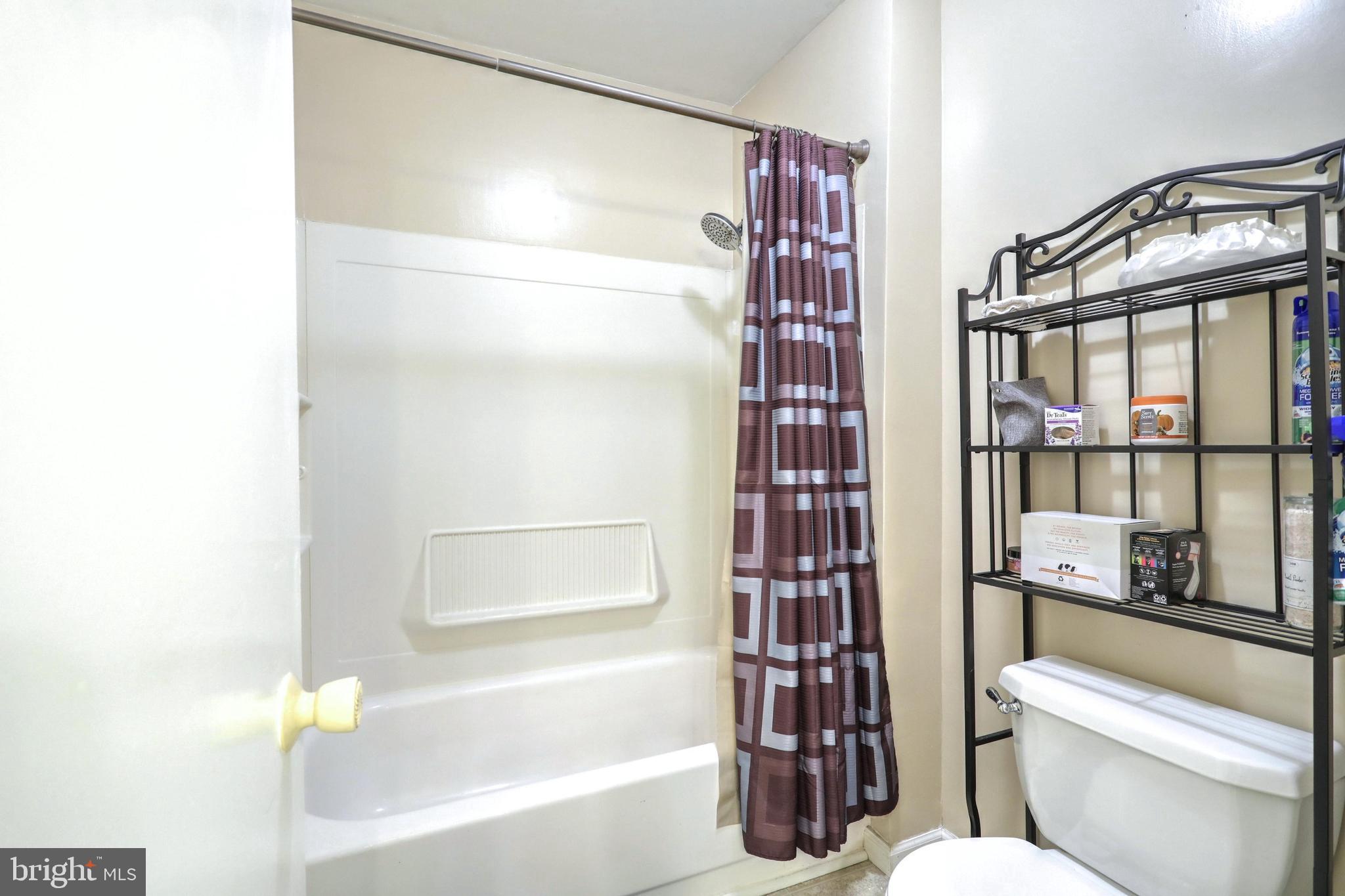 FOX RUN CONDOS - Residential