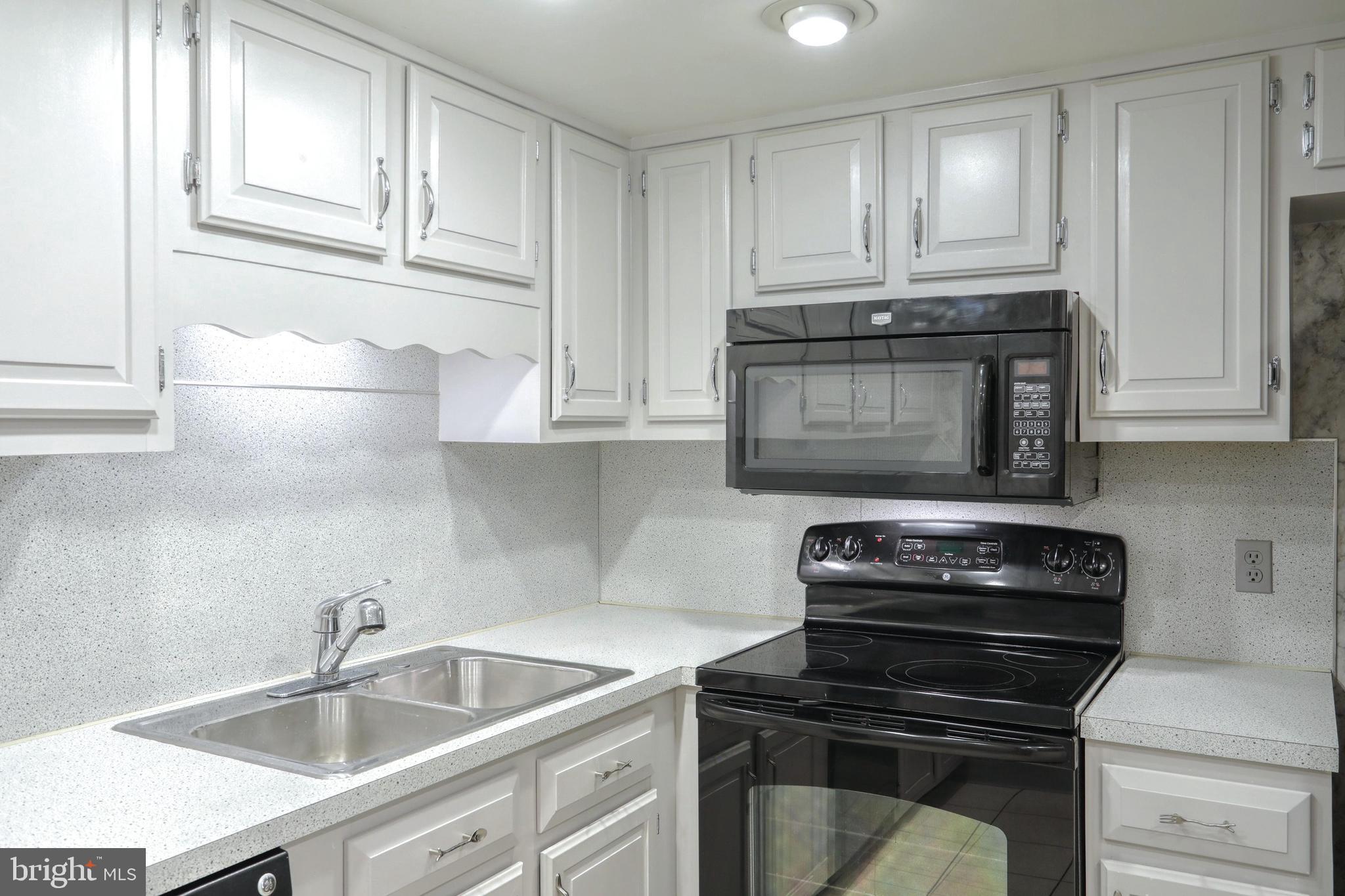 FOX RUN CONDOS - Residential