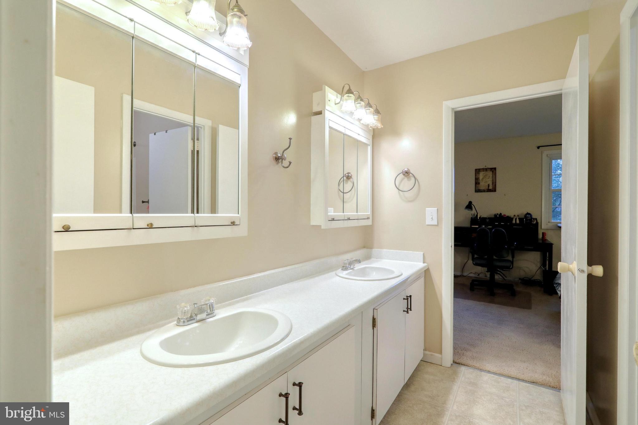 FOX RUN CONDOS - Residential