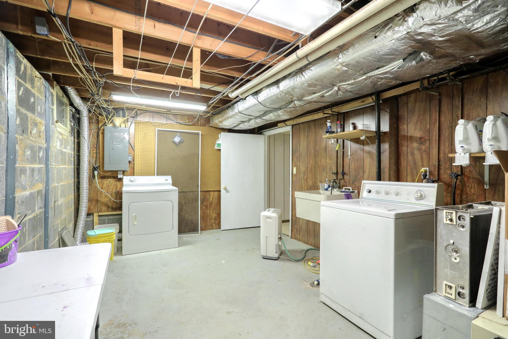 FOX RUN CONDOS - Residential