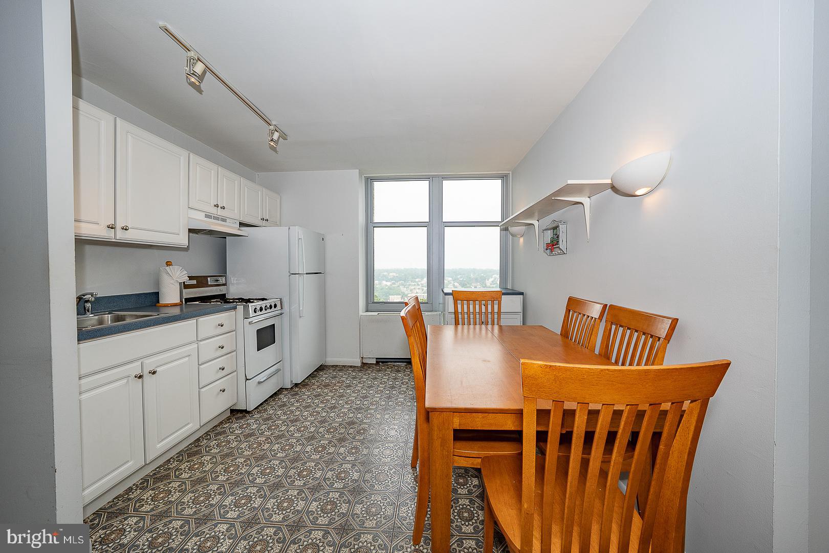 3600 CONSHOHOCKEN AVENUE 00 1605A