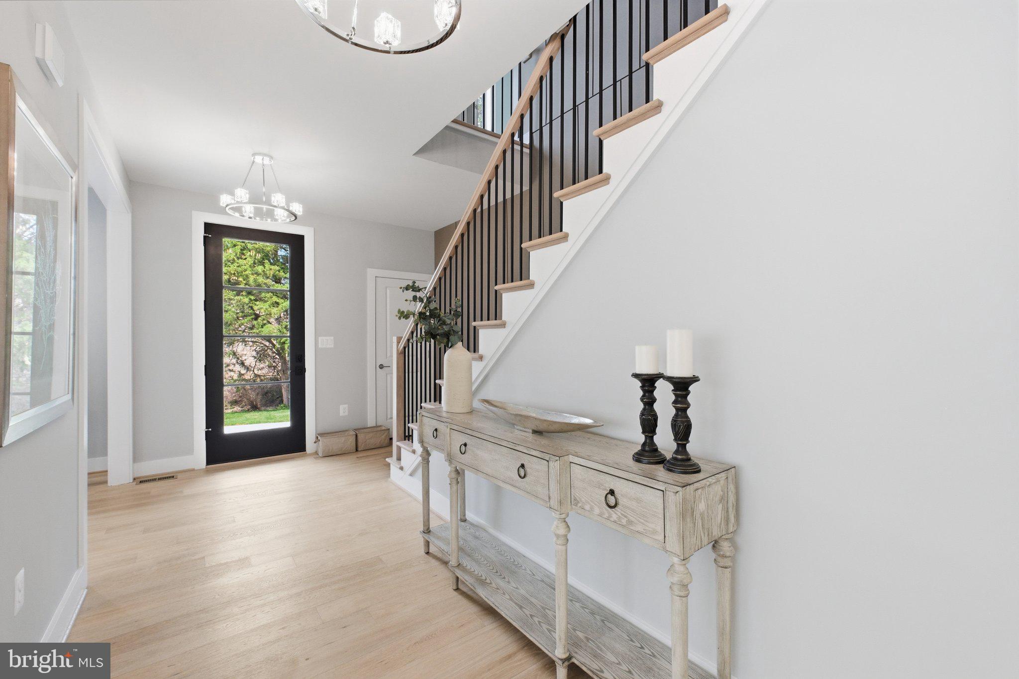 6645 HALLWOOD AVENUE