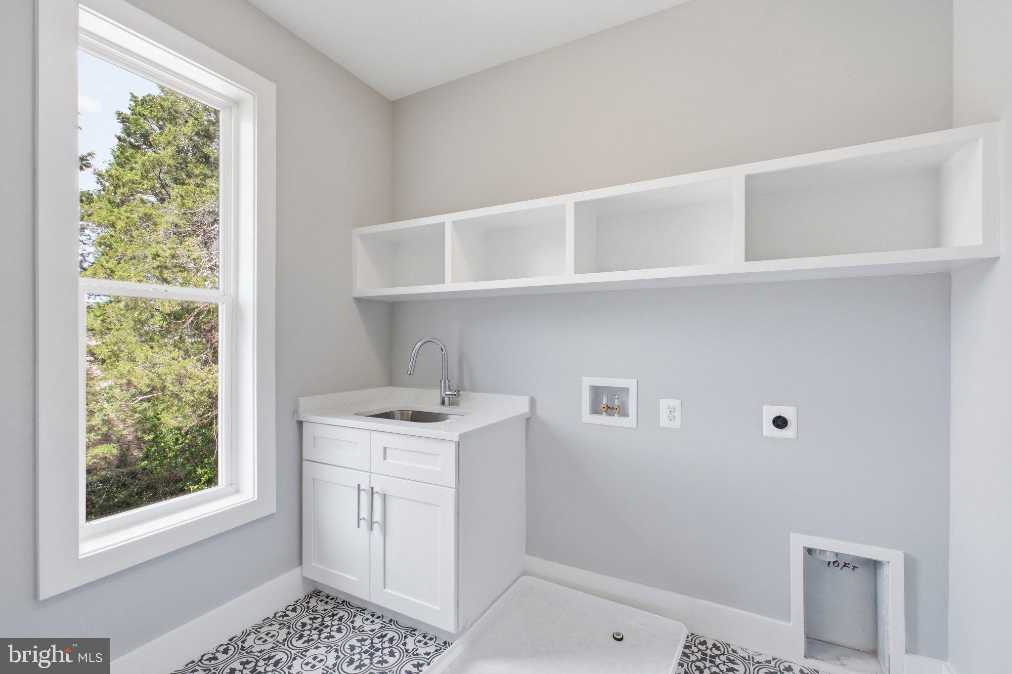 BRILYN PARK - Residential