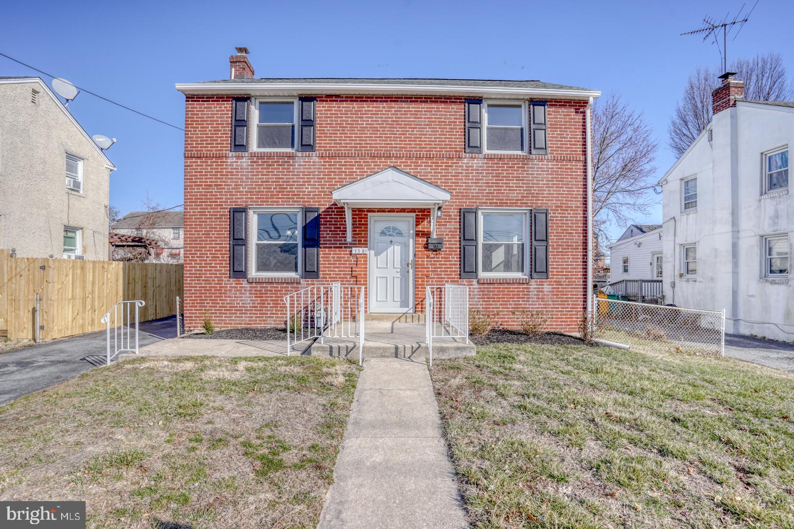 COLLINS PARK - Residential