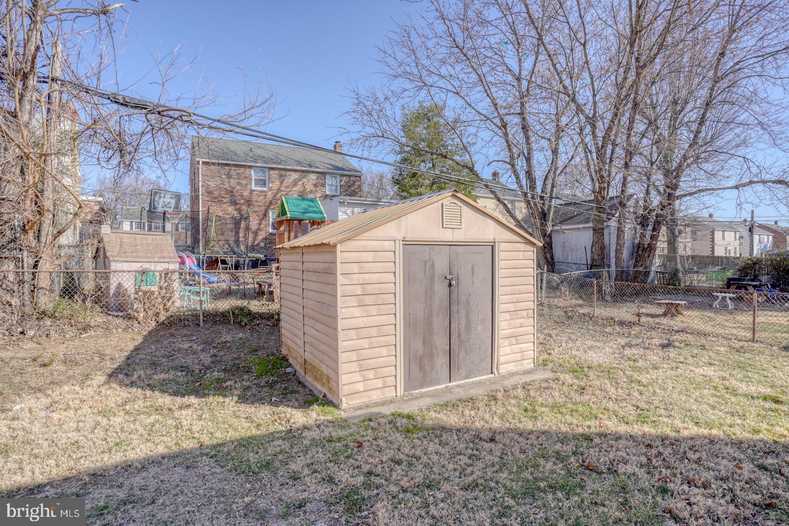 COLLINS PARK - Residential